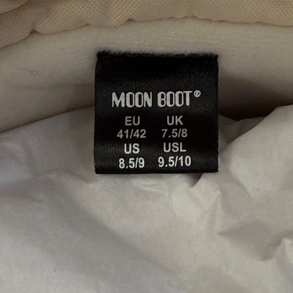 Brand New with Box Moon Boots Cream Short EU 41/42 - Picture 6 of 8